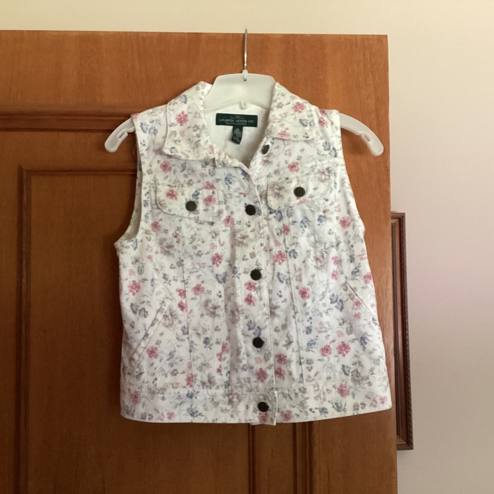 White denim print vest